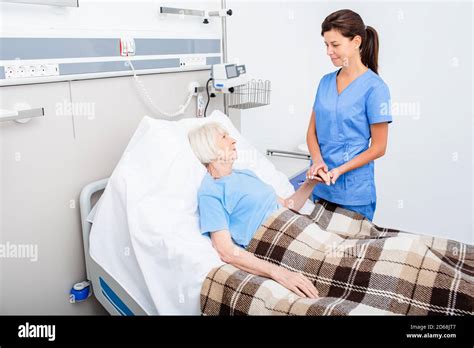 Stroke Rehabilitation Hi Res Stock Photography And Images Alamy
