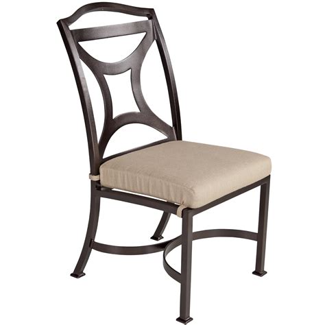 Dining chairs don't just have to look good, but should feel good, too. Commercial Dining Chairs - O.W. Lee