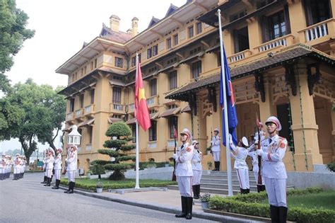 Photo Lễ Thượng Cờ Kỷ Niệm 52 Năm Thành Lập Asean Tại Hà Nội