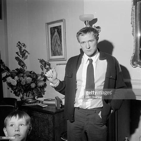 Richard Harris Actor Photos And Premium High Res Pictures Getty Images