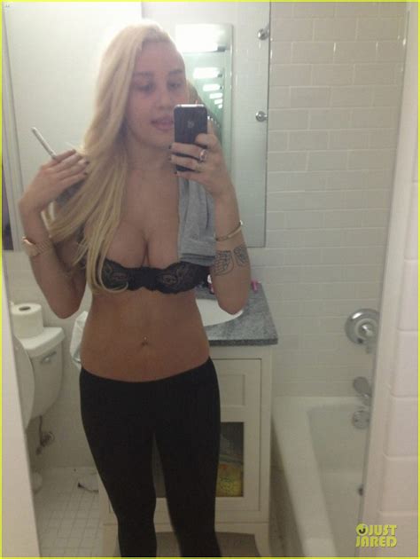 Amanda Bynes Poses In Bra Wants To Lose Pounds Photo Amanda Bynes Photos Just
