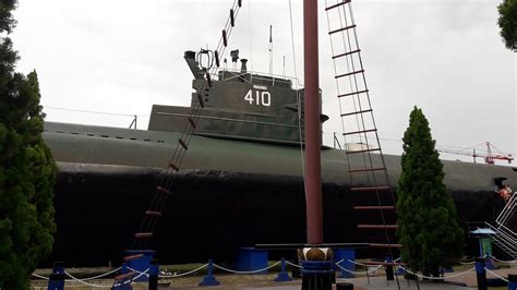 Kapal selam indonesia yaitu kapal selam cakra 401, kapal selam nanggala 402 sebagai satu lagi, ada kapal selam alugoro diproduksi di galangan kapal pt pal di surabaya, jawa timur yang. Mengintip Isi Monumen Kapal Selam Surabaya