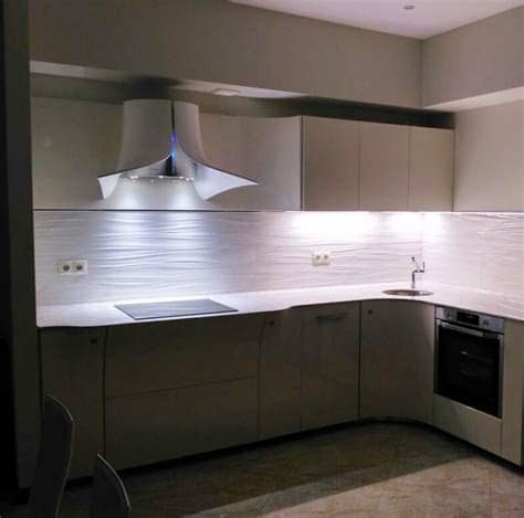 Cómo instalar la pantalla de luz de tu campana sanaire. Campana de cocina Pando ONNA - Pando