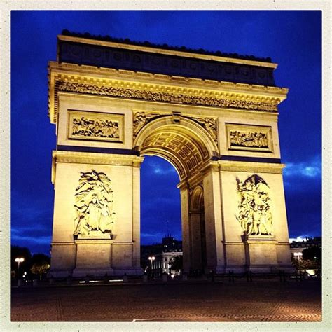 Arc De Triomphe Monumentoedificio Histórico En Paris Triomphe