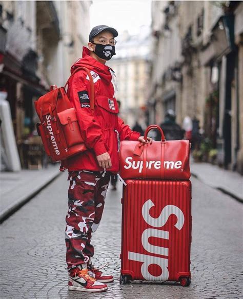 Pin By Walidou Didoou On Supreme Hypebeast Outfit Supreme Clothing