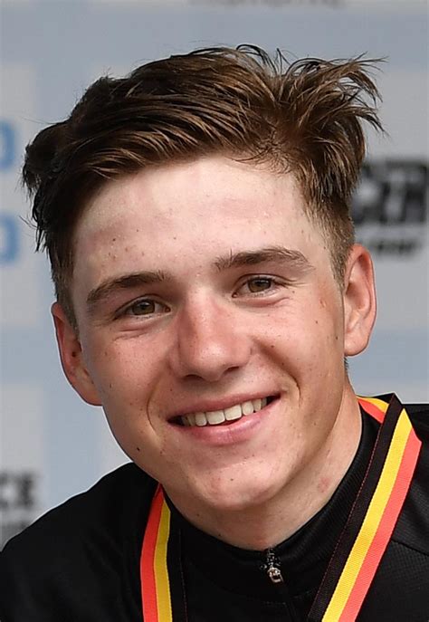 Bouwverlof of niet, stukadoor patrick evenepoel was aan het werk toen zoon remco op de picon trending story found. Patrick Lefevere ontfermt zich samen met Axel Merckx over ...