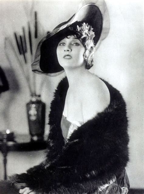 40 Fabulous Photos Of Classic Beauties Who Defined The 1920s Womens