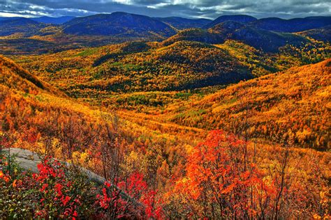 5 places to see fall foliage in canada