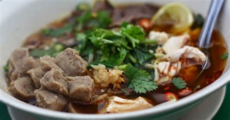 Yuk belajar cara membuat masakan soto mie untuk menu jualan pedagang kaki lima. Resepi Mee Kuah Kelantan Sedap dan Mudah - JEJARI MENAIP