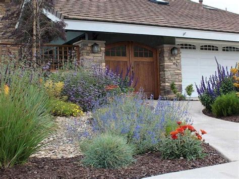 Pin By Banshee500 On Desert Landscaping Ideas Xeriscape Front Yard