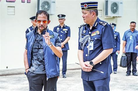 Royal Brunei Police Force Special Unit Comes Under Close Royal Scrutiny