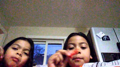 los videos de hot cheetos con mi hermanita parte 1 y 2 youtube