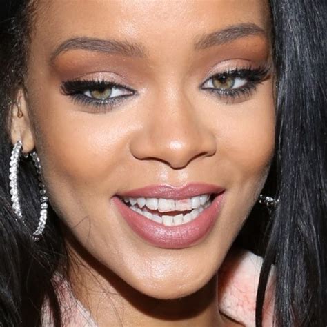 Rihanna Makeup Beige Eyeshadow Black Eyeshadow Gray Eyeshadow