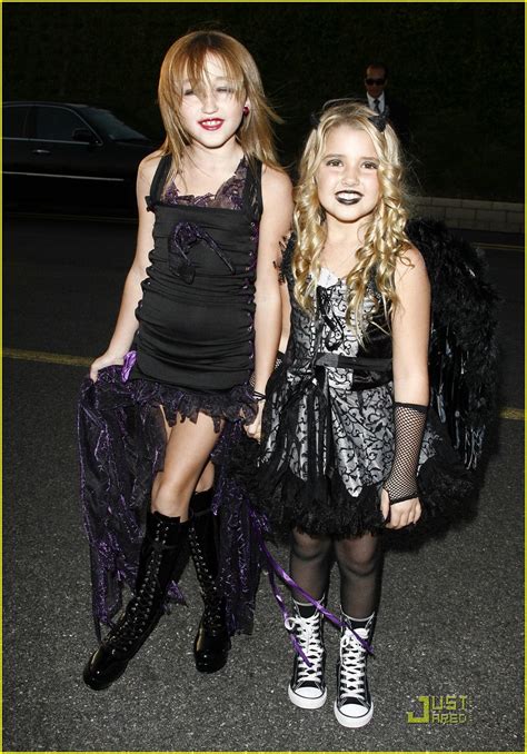 noah cyrus and emily grace reaves are vampire vicious photo 325651 photo gallery just jared jr