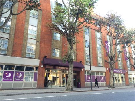 The premier inn city tower hill hotel is located on the eastern edge of the city of london, which is known as london's financial area. Premier Inn London Tower Bridge