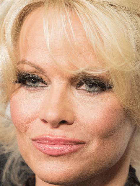 C’est La Chose La Plus Difficile Les Confidences Déchirantes De Pamela Anderson Agressée
