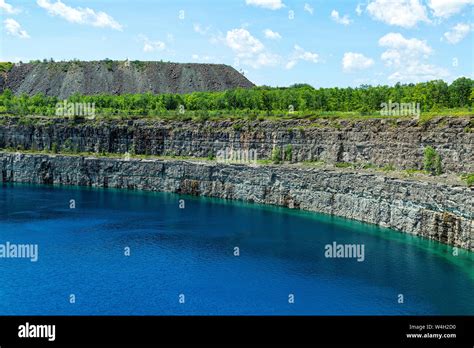 La Mine à Ciel Ouvert De La Mine De Magnétite De Marmora Marmora