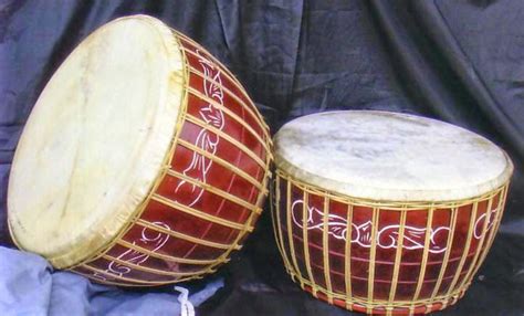 Alat musik ini terbuat dari kayu, tempurung kelapa, timah hitam. 33+ Alat Musik Tradisional Indonesia dan Asal Daerah: Lengkap