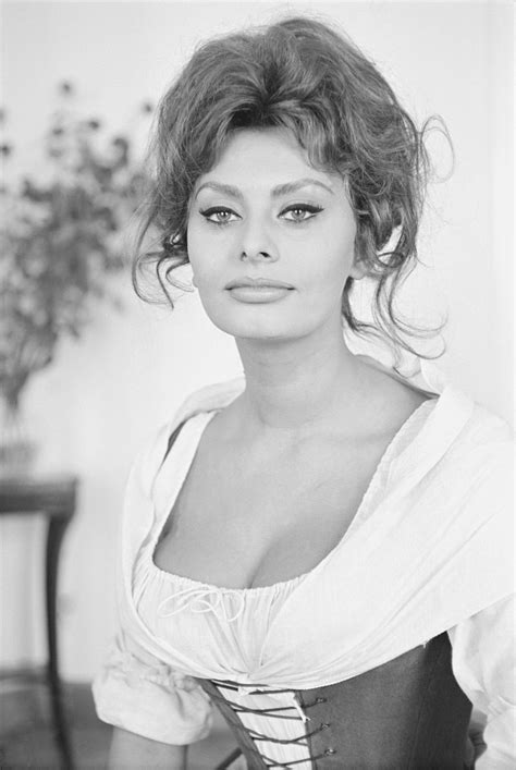 Los Mejores Looks De Sofia Loren Sophia Loren Photo Sophia Loren