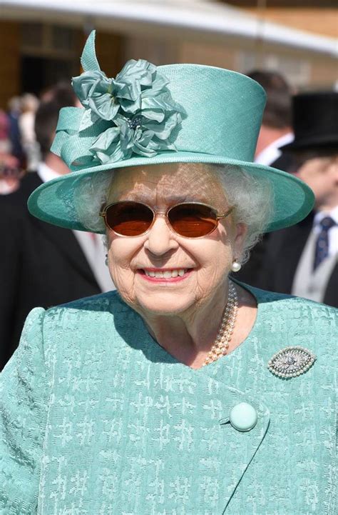 Queen Elizabeth Ii Wearing Sunglasses Now To Love