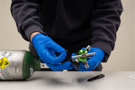 4.1: Oxygen Tank Assembly - Medicine LibreTexts