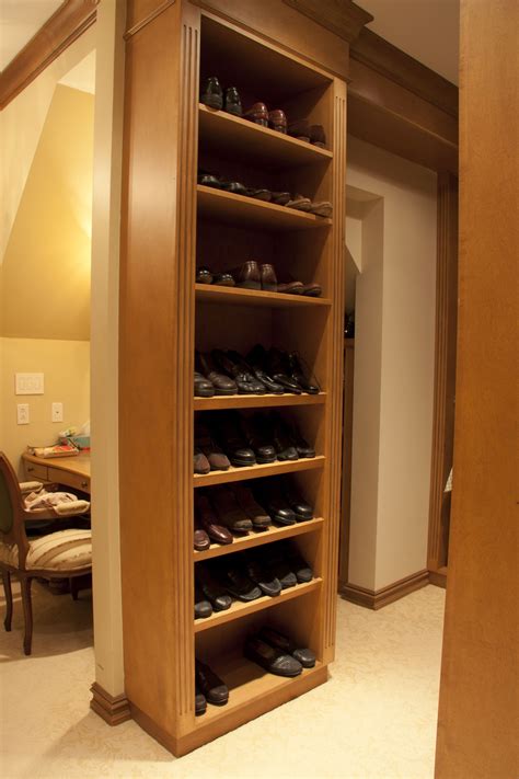 There are many varieties of shoe racks in the market and making a shoe rack by one's self is always an option. Martin Court Master Walk-In Closet ~ Shoe Rack | Shoe rack ...