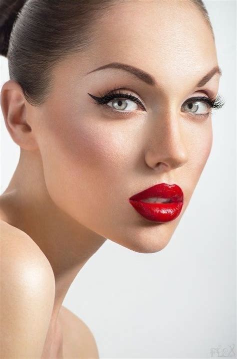 schminke mit roten lippen bild von lady 2 auf lips in 2020 wunderschöne lippen beauty make up