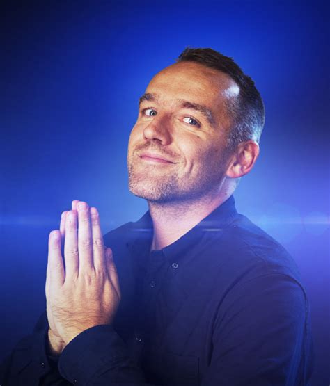 Eén van de pioniers is zanger. 't Is weer gebeurd: deze slimmerik mag zich een jaar lang ...