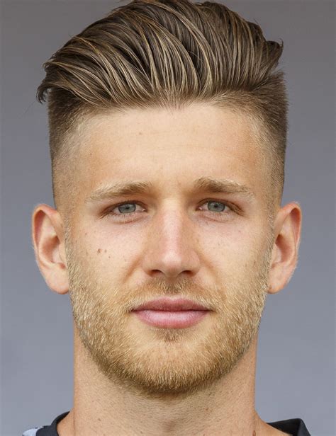 Philipp lienhart, 25, aus österreich sc freiburg, seit 2018 innenverteidiger marktwert: Arne Ammerer - Spielerprofil 19/20 | Transfermarkt