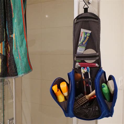 Dieses modell hat drei separate fächer mit transparenten seiten und reissverschluss, ideal um utensil. Kulturtasche, Kulturbeutel, Herren, Damen, zum Aufhängen ...