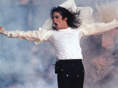 Michael Jackson El Rey del Pop es recordado por sus fans a 11 años
