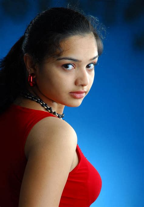 Telugu Actress Yamini Latest Stylish Photos One Cine Gallery