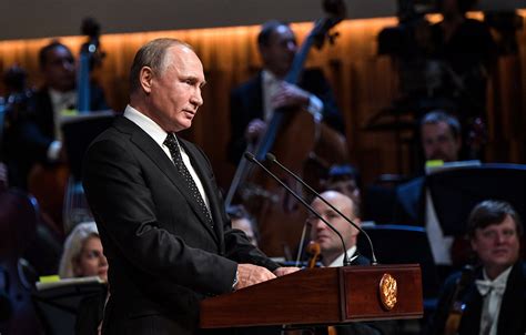 ארומת ביוב, ссс, собякин, оленевод, хантыманс, плиточник, бордюренфюрер, электрокастрюля, чукча, сбежавший из тундры) — третий. Мир Культуры » Путин и Собянин открыли концертный зал ...