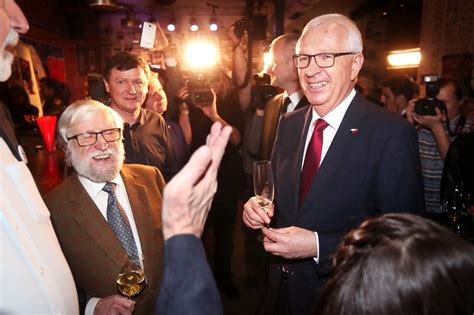 Ve věku 82 let zemřel v neděli ivan havel, bratr někdejšího prezidenta václava havla, s nímž zakládal občanské fórum. HAJANY - Aktuality- komentáře - Útok na prezidenta - černá ...