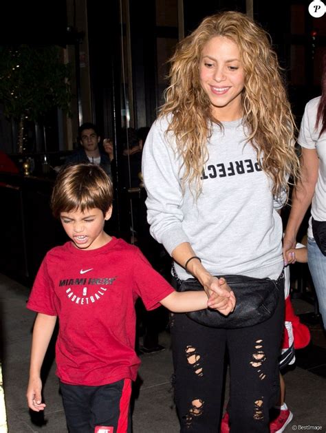 Exclusif Shakira Est All E D Ner Avec Son Fils Milan Au Restaurant The Cheesecake Factory