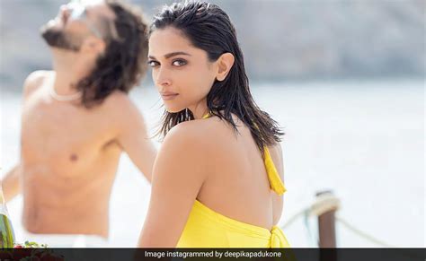 Actress Deepika Padukone New Jaw Dropping Look