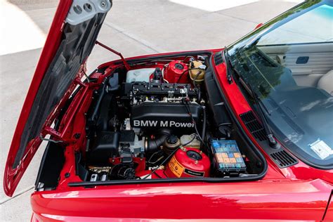 People Cant Stop Bidding For This Perfect 1988 Bmw E30 M3 Carbuzz