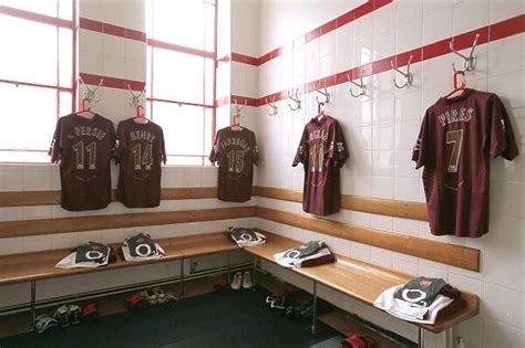 The Arsenal Changing Room Arsenal 20 Newcastle United 97256