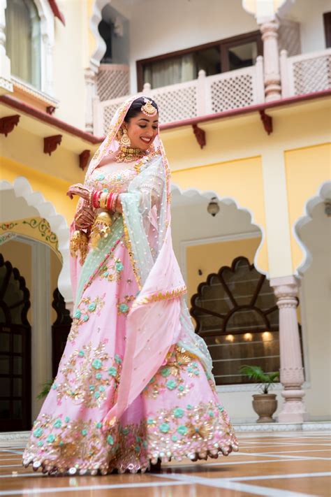 She has predominantly worked in hindi films while briefly working in kannada, punjabi, telugu, malayalam and tamil films. Check out Yami Gautam new bridal look for her Ginny Weds ...