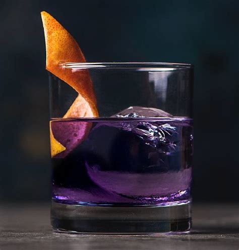 10 Purple Cocktails That Are Simply Out Of This World Gin Kin Purple Drinks Pretty