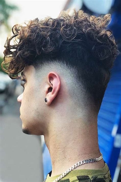 High fade haircuts or high and tight taper haircuts have strong military leanings. Tips And Tricks To Know About Fade Haircut | Прическа ...