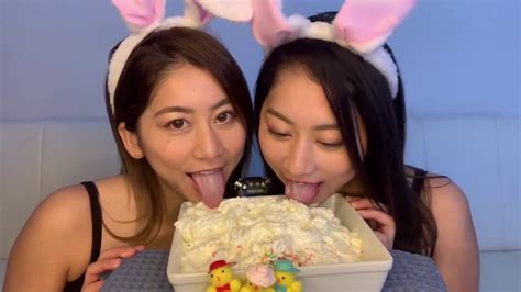 Asmrjapanese Twins Eating And Licking Cream Youtube