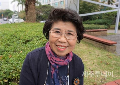 환경일보 김다정 기자 = 조수진 변호사가 열띤 공방의 주인공이 되며 실시간 검색어에 올랐다. 2020자원봉사 캠페인 31"봉사는 외로운 이웃을 향한 관심 ...