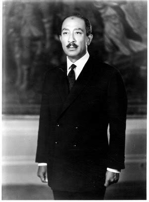 نعت وزارة الخارجية ببالغ الأسى وعميق الحزن السيدة جيهان السادات، قرينة الرئيس الراحل محمد واختتم البيان رحم الله السيدة جيهان السادات التي جسدت مسيرة طويلة من العطاء. أنور السادات