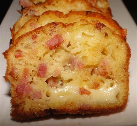 CAKE LARDONS OIGNON ET FROMAGE A RACLETTE Aurélie Cuisine