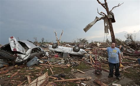 Un Tornado Devastador Deja Un Rastro De Muerte En Oklahoma Rt