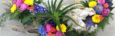 With interflora you can send fresh flowers, hamper and gifts to over 150 countries worldwide through our member network of 70,000 expert florists. Florist Paraparaumu Kapiti Flowers Corsage Weddings Bouquets