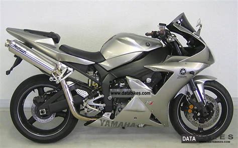 2005 Yamaha R1 Superbike