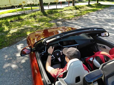 One last thing that would help, if you have coded your car, if you hold the open button on your key long enough, you windows should roll down and eventually your sunroof will open. Review: BMW Z4 M40i (2019/G28) - Cars & Reviews