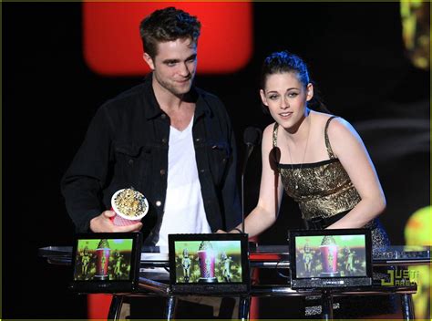Robert Pattinson And Kristen Stewart Best Kiss Winners Photo 2456792